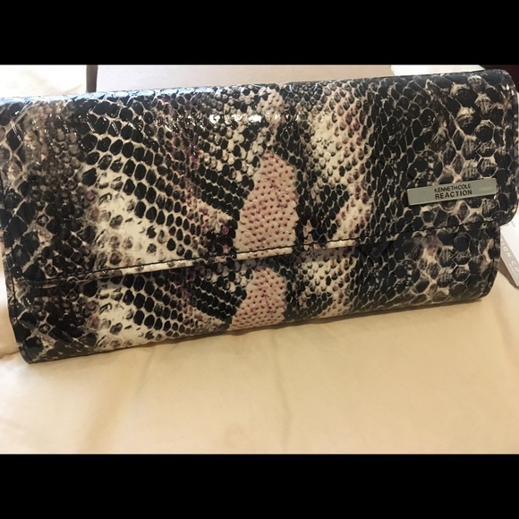 Kenneth Cole Reaction Elongated Clutch - Picture 1 of 7
